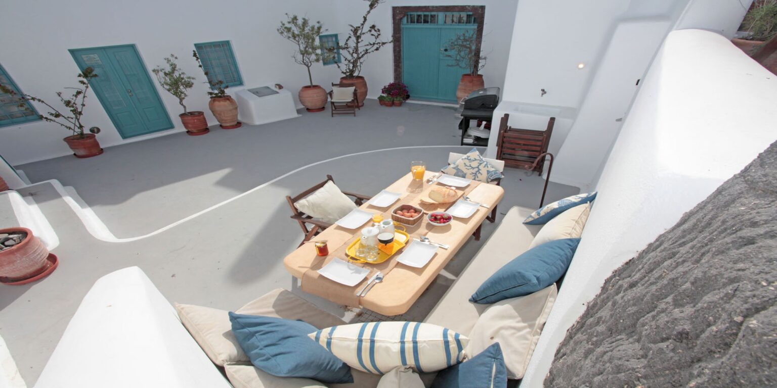 villa_filon_breakfast_on_the_terrace_us (1)